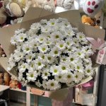 Букет из хризантем &laquo;Ромашковое поле&raquo;