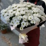 Букет с хризантемами &laquo;Полянка ромашек&raquo;