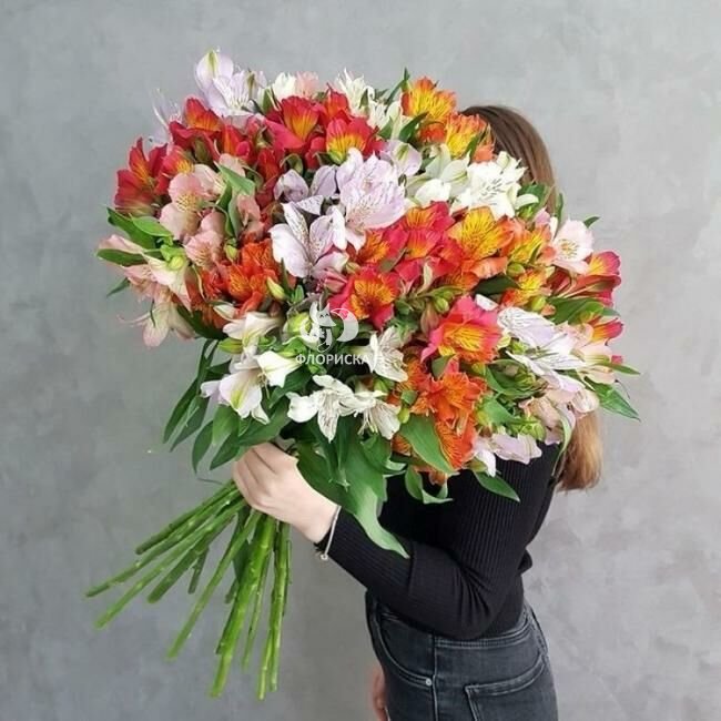 Букет с альстромериями &laquo;Яркие проводы лета&raquo;
