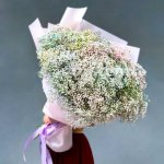 Букет с гипсофилой &laquo;Побольше светлого&raquo;