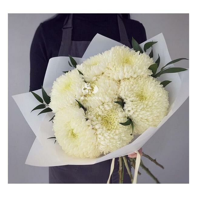 Букет с хризантемами &laquo;Белая лодочка&raquo;