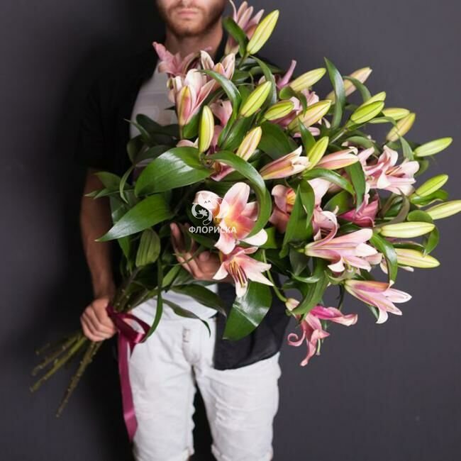 Букет из 5 розовых лилий &laquo;Музыка страсти&raquo;&lrm;