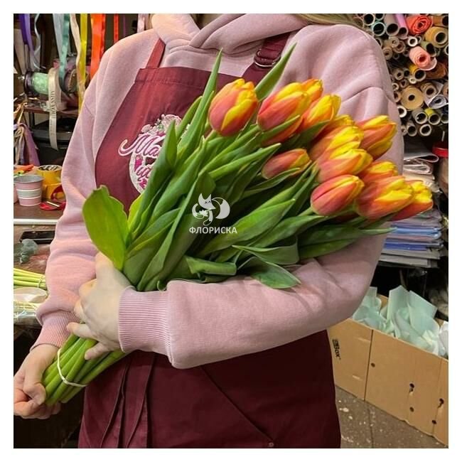 Букет с тюльпанами &laquo;Яркая весна&raquo;