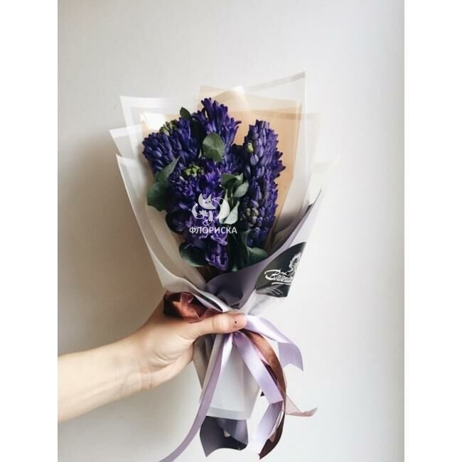 Букет с гиацинтами &laquo;Полночь&raquo;