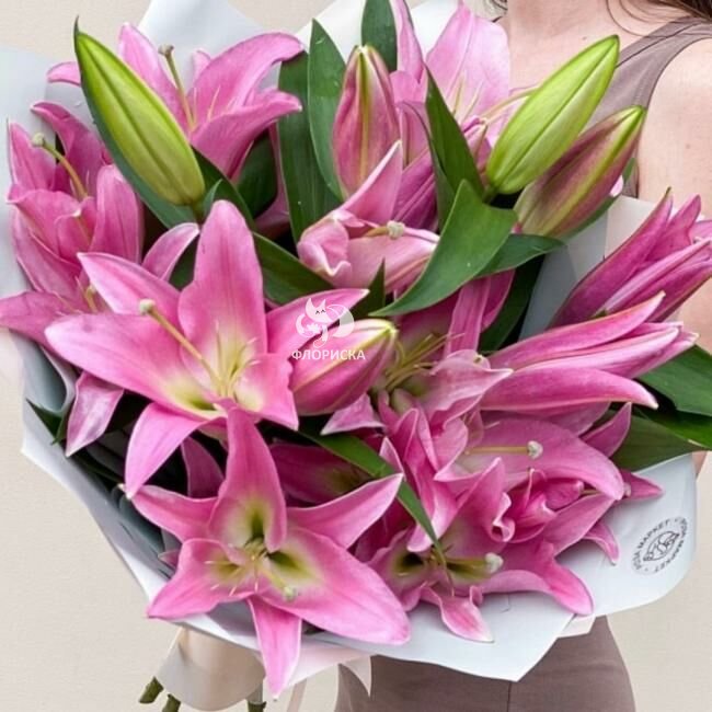 Букет с лилиями &laquo;Розовые сны&raquo;&lrm;