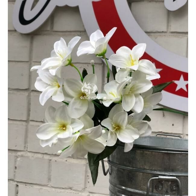 Букет искусственный &laquo;&lrm;Петунии&raquo;