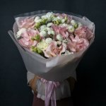 Сборный букет с диантусами &laquo;Цветение поэта&raquo;