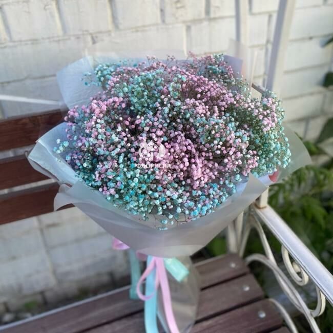 Букет с гипсофилой &laquo;Луч надежды&raquo;