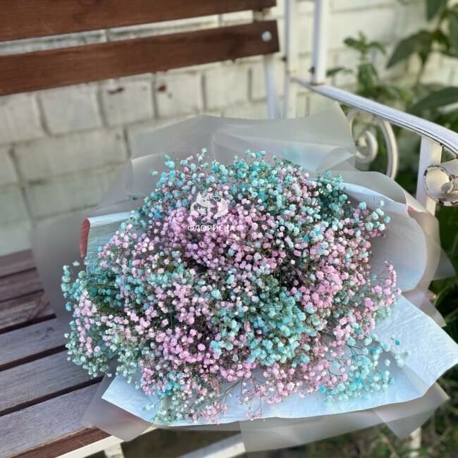 Букет с гипсофилой &laquo;Луч надежды&raquo;