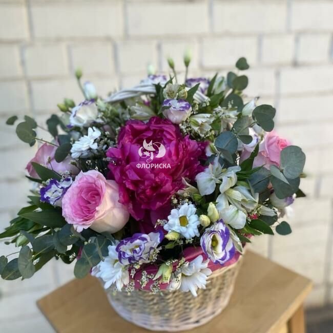 Цветы в корзине &laquo;Теплая встреча&raquo;