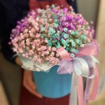 Коробка композиция гипсофилой &laquo;Радуга&raquo;