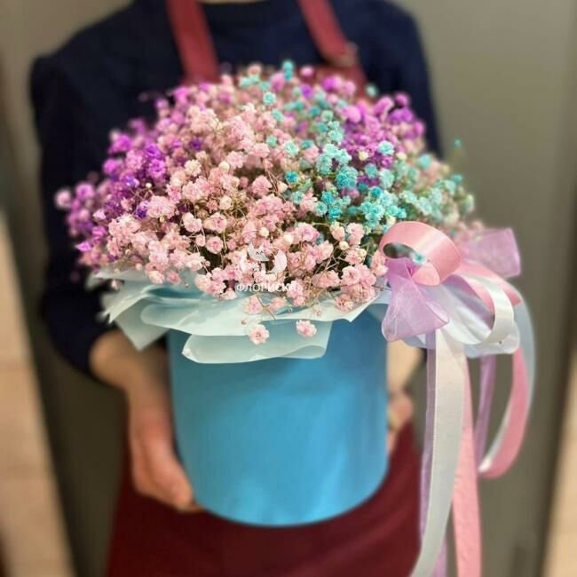 Коробка композиция гипсофилой &laquo;Радуга&raquo;