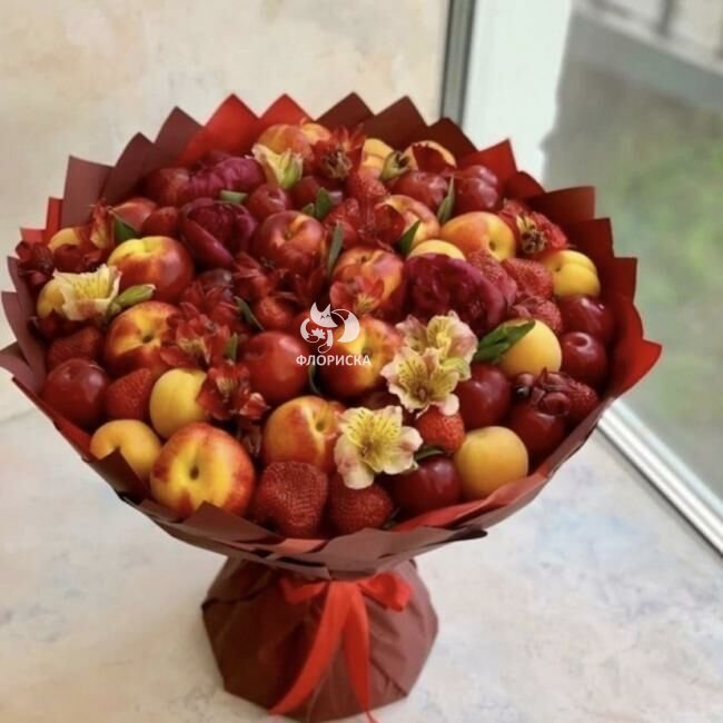 Фруктовая композиция &laquo;Вишнёвый сад&raquo;