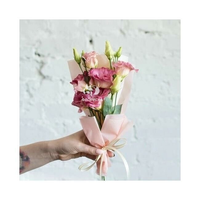 Букет с эустомой &laquo;Локоничность&raquo;