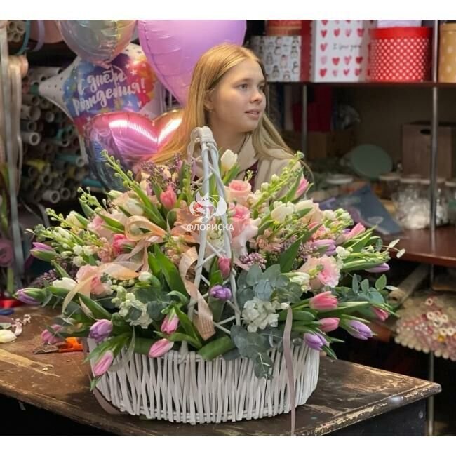 Цветы в корзине &laquo;Цветной круговорот&raquo;