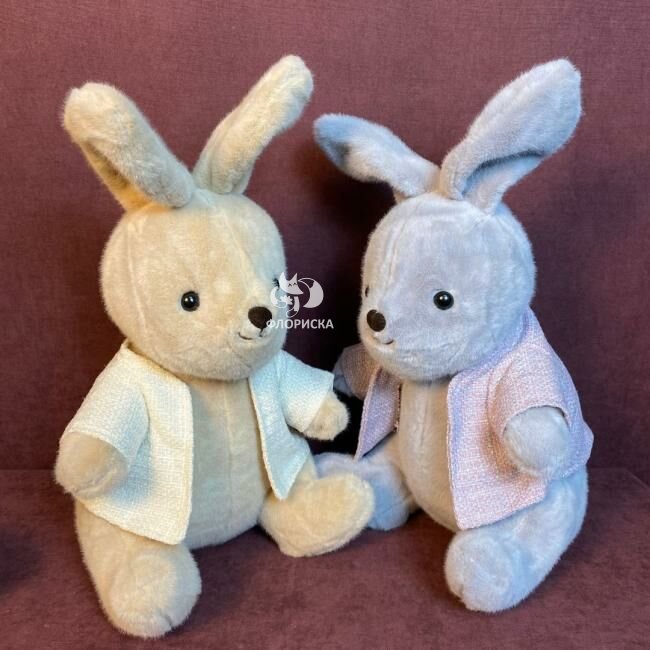 Мягкая игрушка &laquo;Зайка в кофте&raquo;