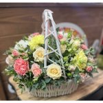 Цветы в корзине &laquo;Радость&raquo;