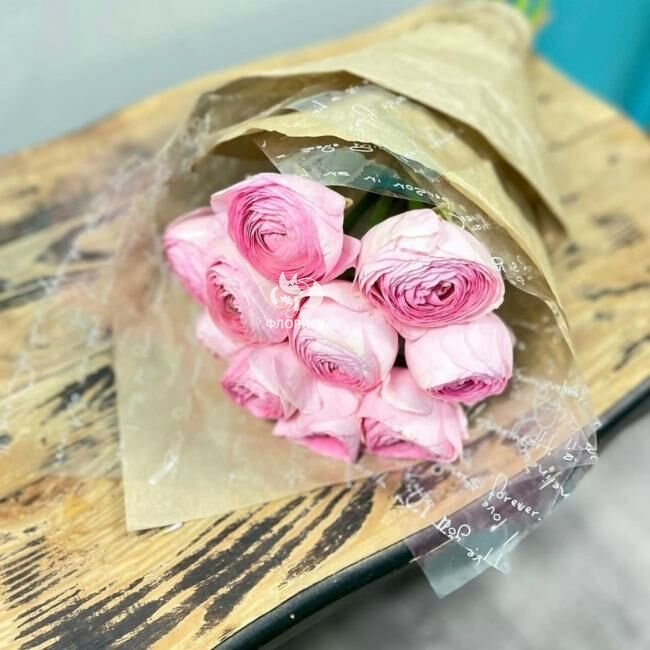 Букет с ранункулюсами &laquo;Зефир&raquo;