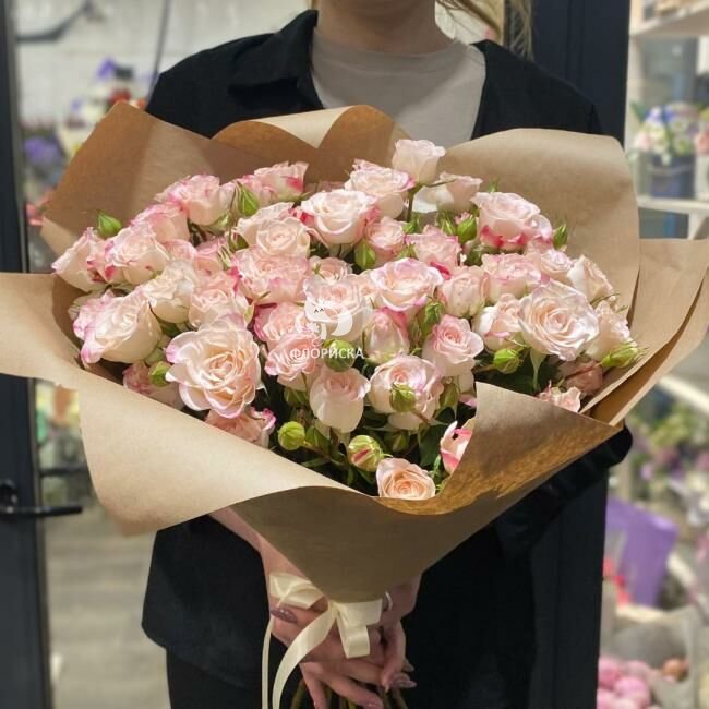 Букет с кустовыми розами &laquo;Аромат&raquo;