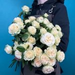 Кустовая роза &laquo;Крем&raquo;