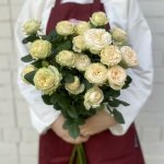 Кустовая роза &laquo;Крем&raquo;