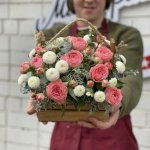 Цветы в корзине  &laquo;Радость встречи&raquo;