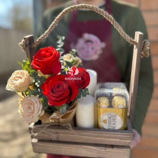 Цветы в коробке &laquo;Романтичный ужин&raquo;
