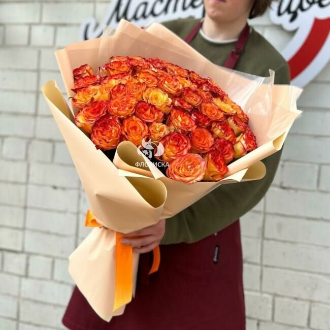 Букет с розами &laquo;Бог солнца&raquo;