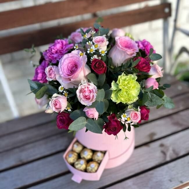 Цветы в коробке &laquo;Цветочный вальс&raquo;