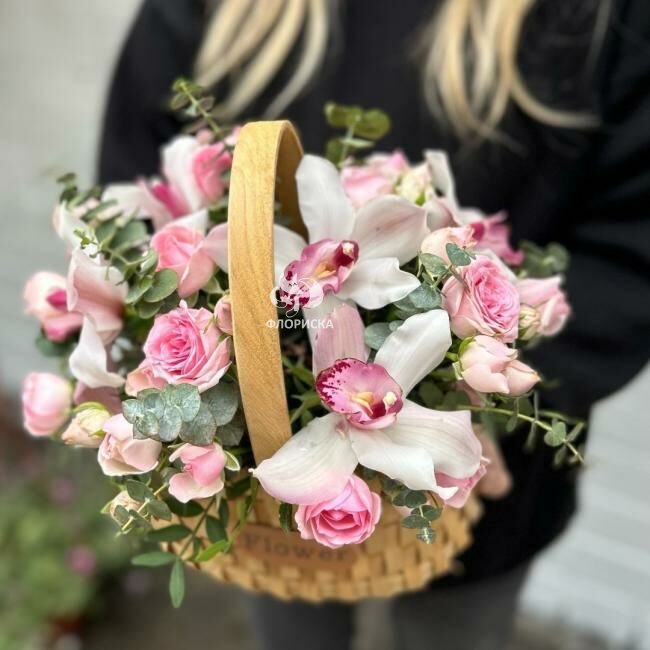 Цветы в корзине  &laquo;Теплый привет &raquo;