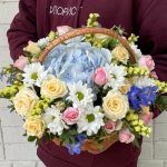Цветы в корзине  &laquo;Цветной круговорот&raquo;