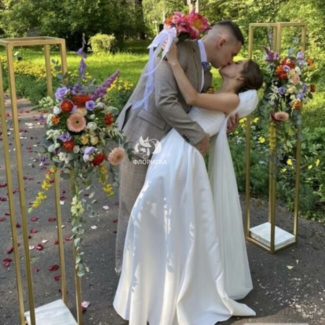 Композиции на стойки на свадьбу