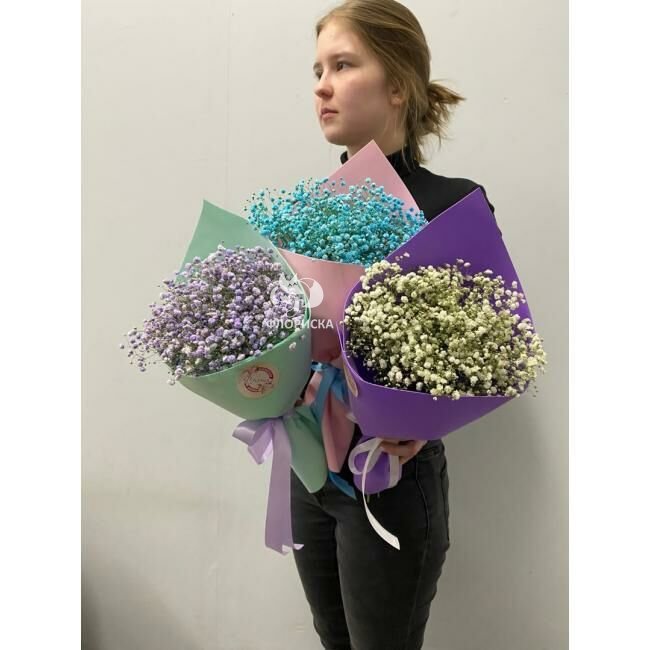 Букет с гипсофилой &laquo;Минивен&raquo;