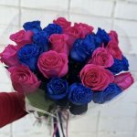 Букет с розами &laquo;Вей&raquo;