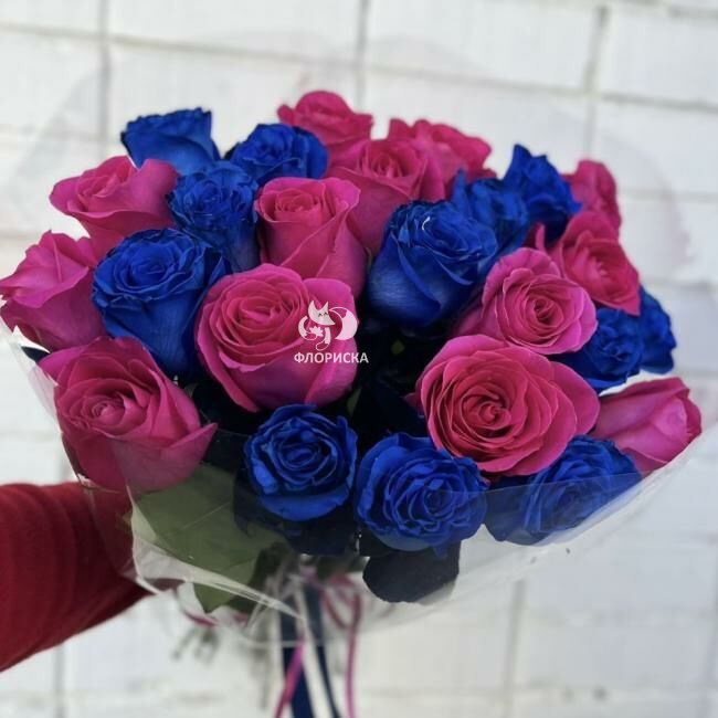 Букет с розами &laquo;Вей&raquo;