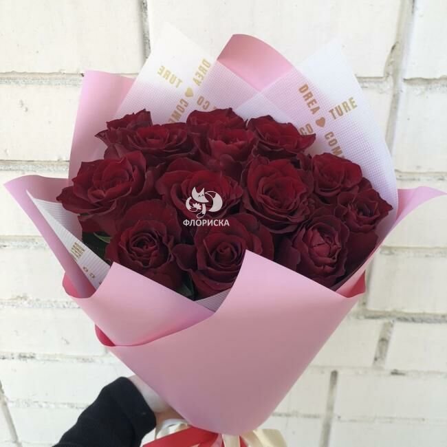 Бордовые розы &laquo;Гранатовый вечер&raquo;