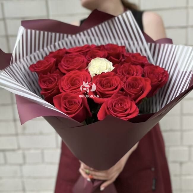 Букет с розами &laquo;15 и 1 роза&raquo;