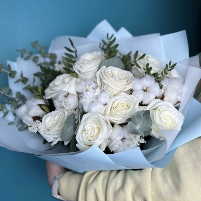 Букет с розами &laquo;Столица&raquo;