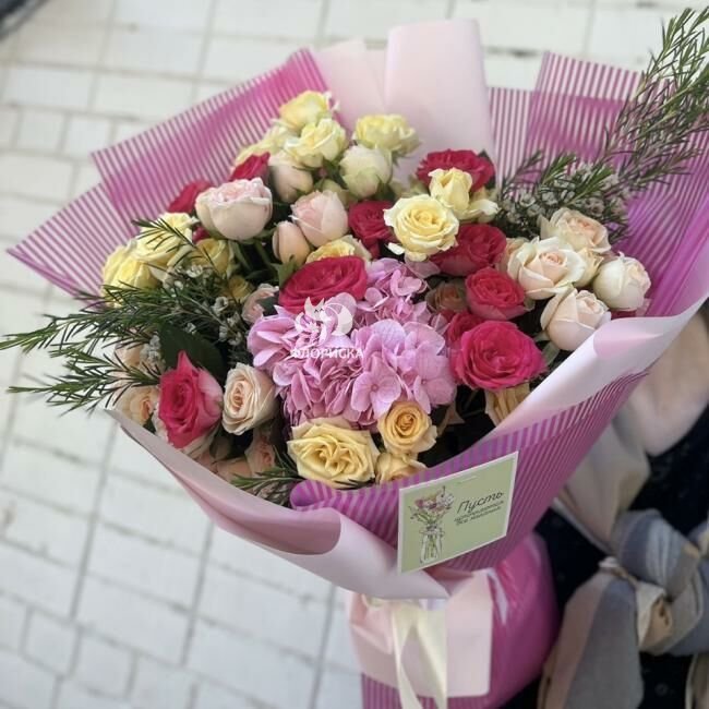 Сборный букет &laquo;Евразия&raquo;