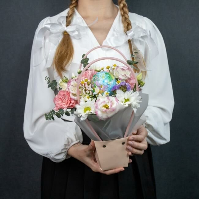 Цветочная композиция  &laquo;Окружающий мир&raquo;