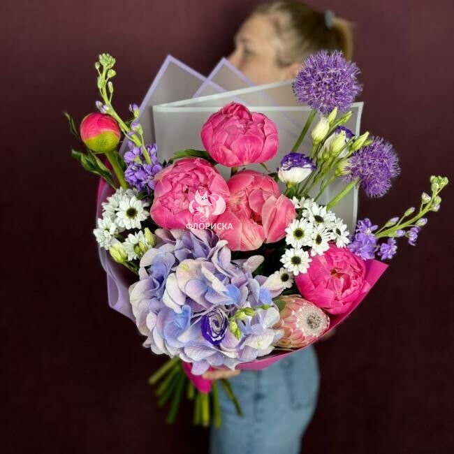 Сборный букет &laquo;Фериде&raquo;