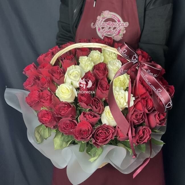 Розы в корзине &laquo;Луиза&raquo;
