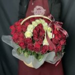 Розы в корзине &laquo;Луиза&raquo;