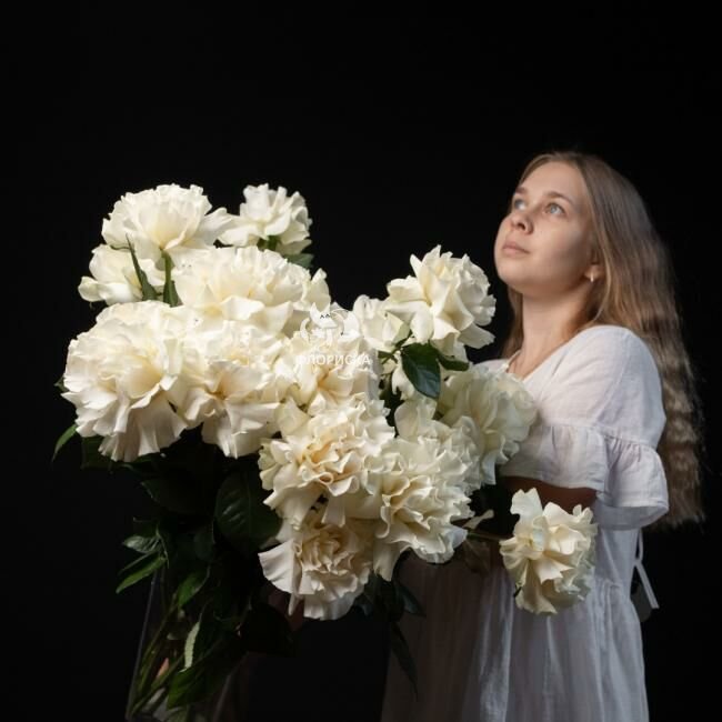 Букет с французскими розами &laquo;Роскошь&raquo;