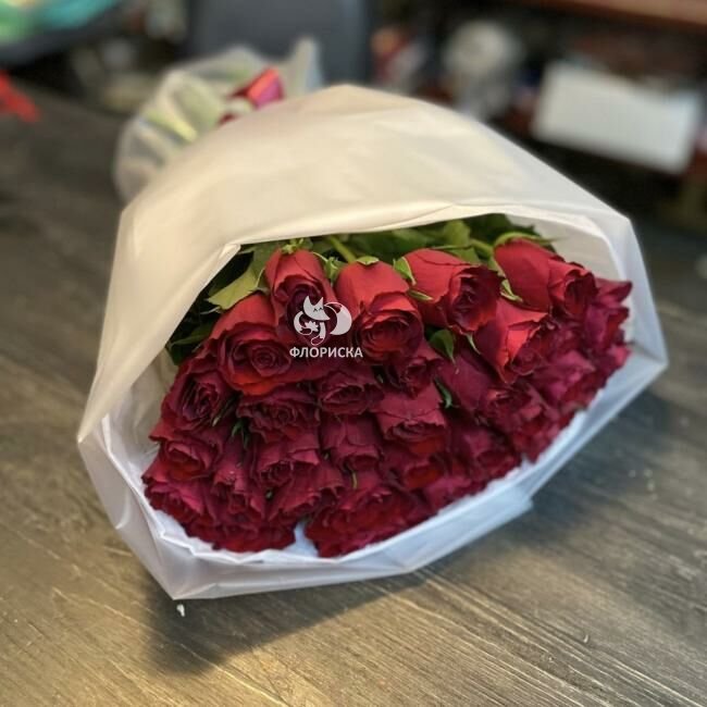 Букет с розами &laquo;Ласточка&raquo;