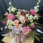 Цветы в корзине &laquo;Рафаэлка&raquo;