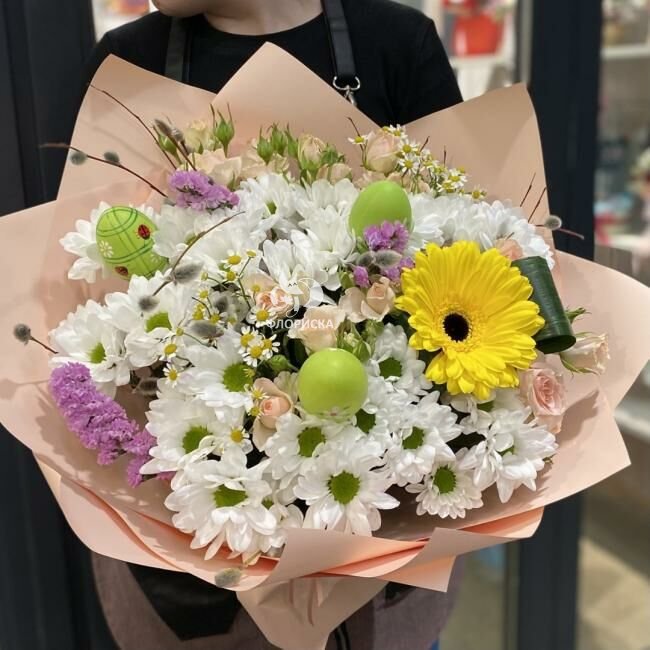 Сборный букет &laquo;Святой день&raquo;