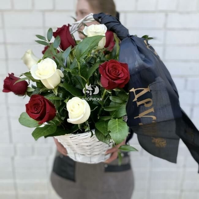 Цветочная композиция  &laquo;С любовью и скорбью&raquo;