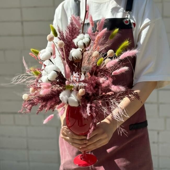 Композиция в вазе &laquo;Вибурнум&raquo;