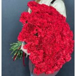 Букет с гвоздиками &laquo;80&raquo;